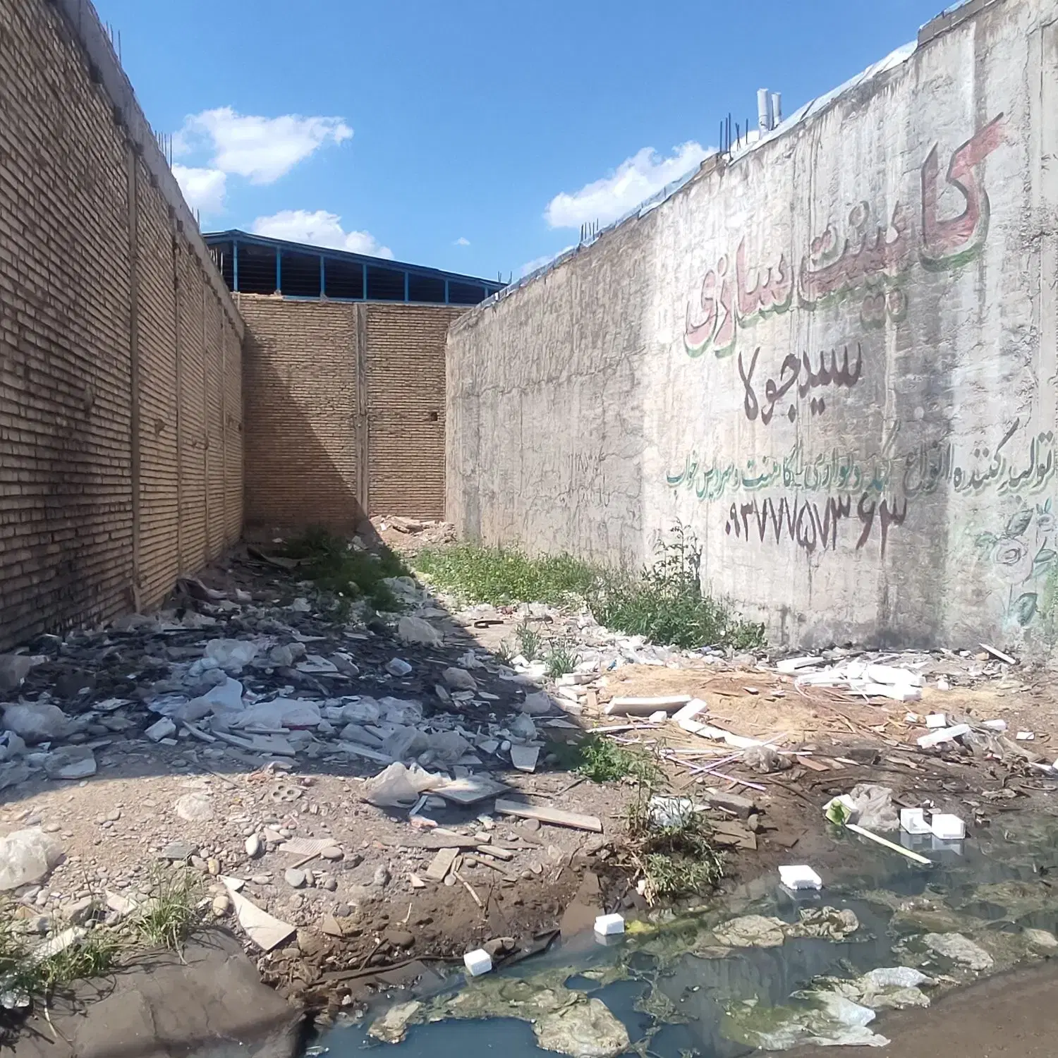زمین کاربری تجاری. خیابان نجار اصلی