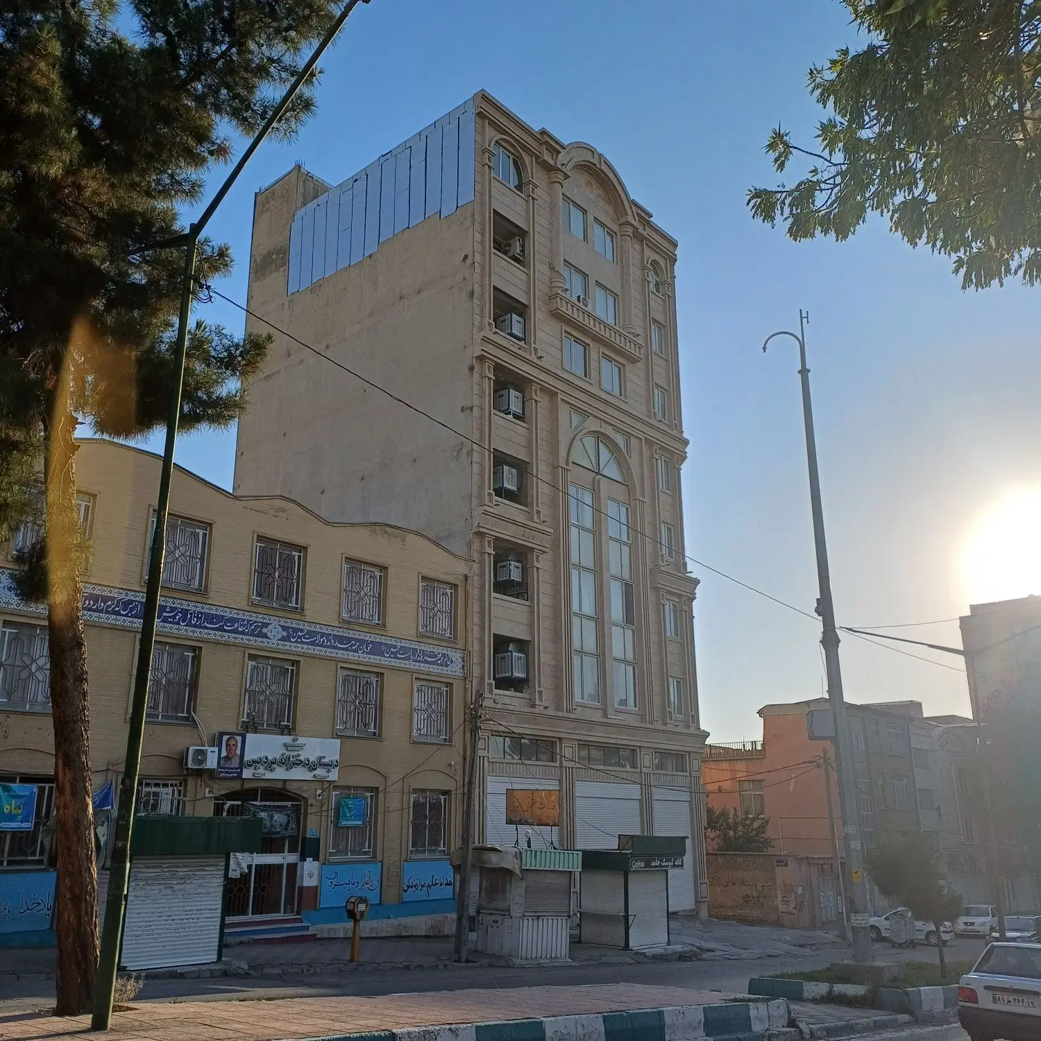 اجاره واحد ۱۲۵ متری سه طرف نورگیر شریعتی