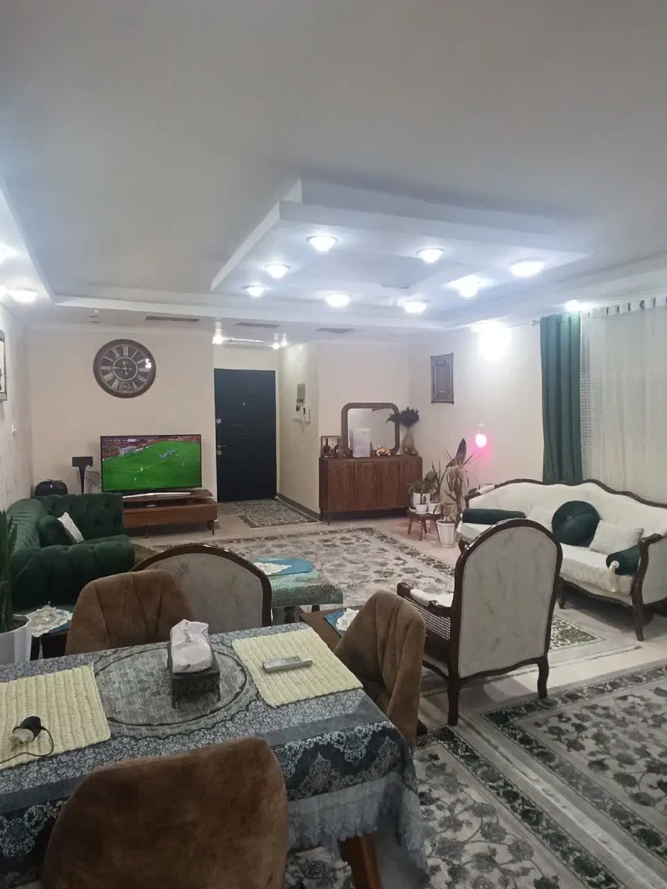 اپارتمان۱۰۷متری فاز۲ پاداد