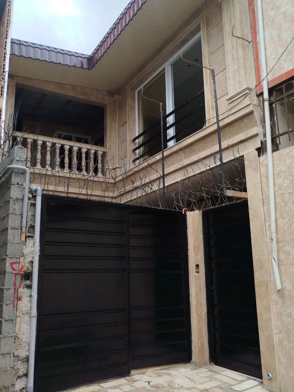 واحد۹۳ متری و ۱۲۰ متری دو خواب راه جدا