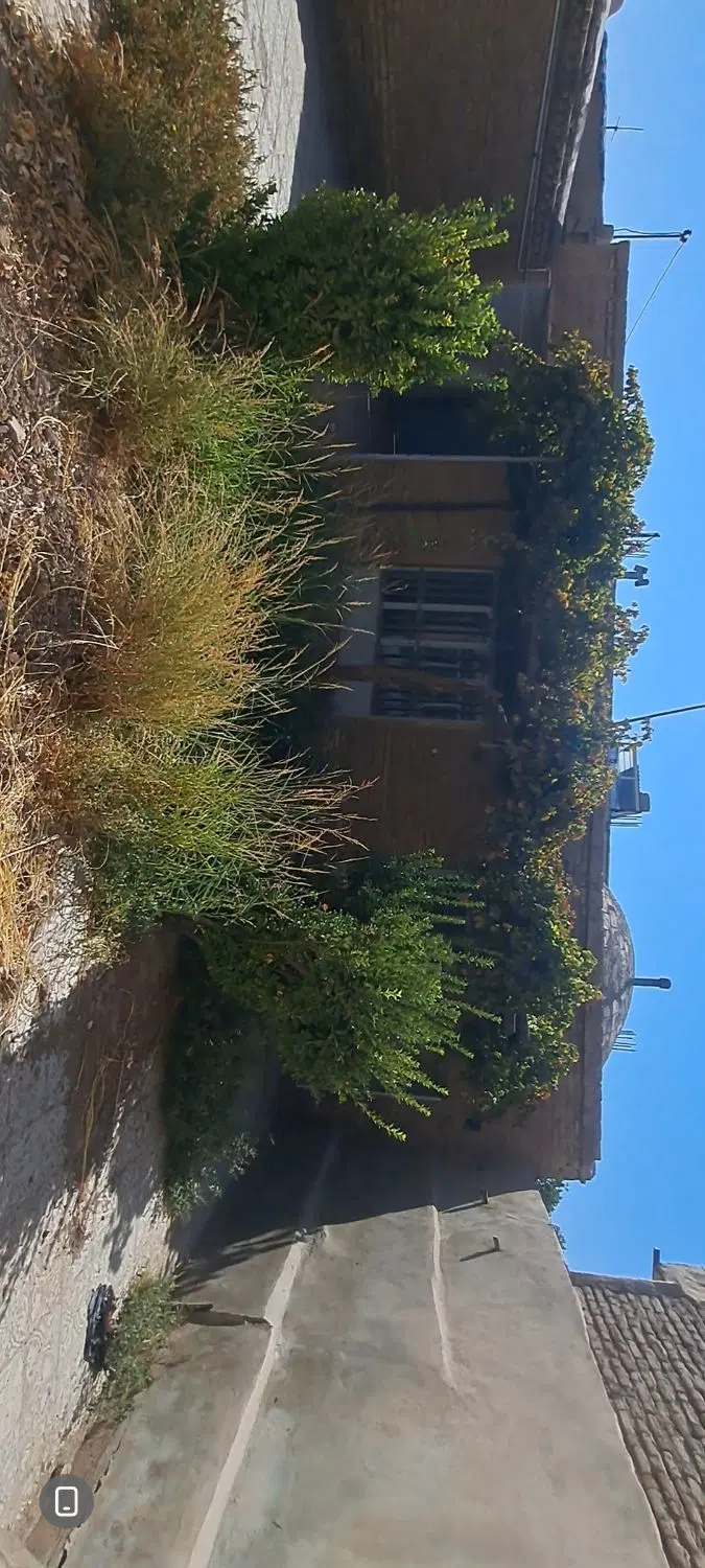 خانه ویلایی کرمان ( کلنگی قابل سکونت )