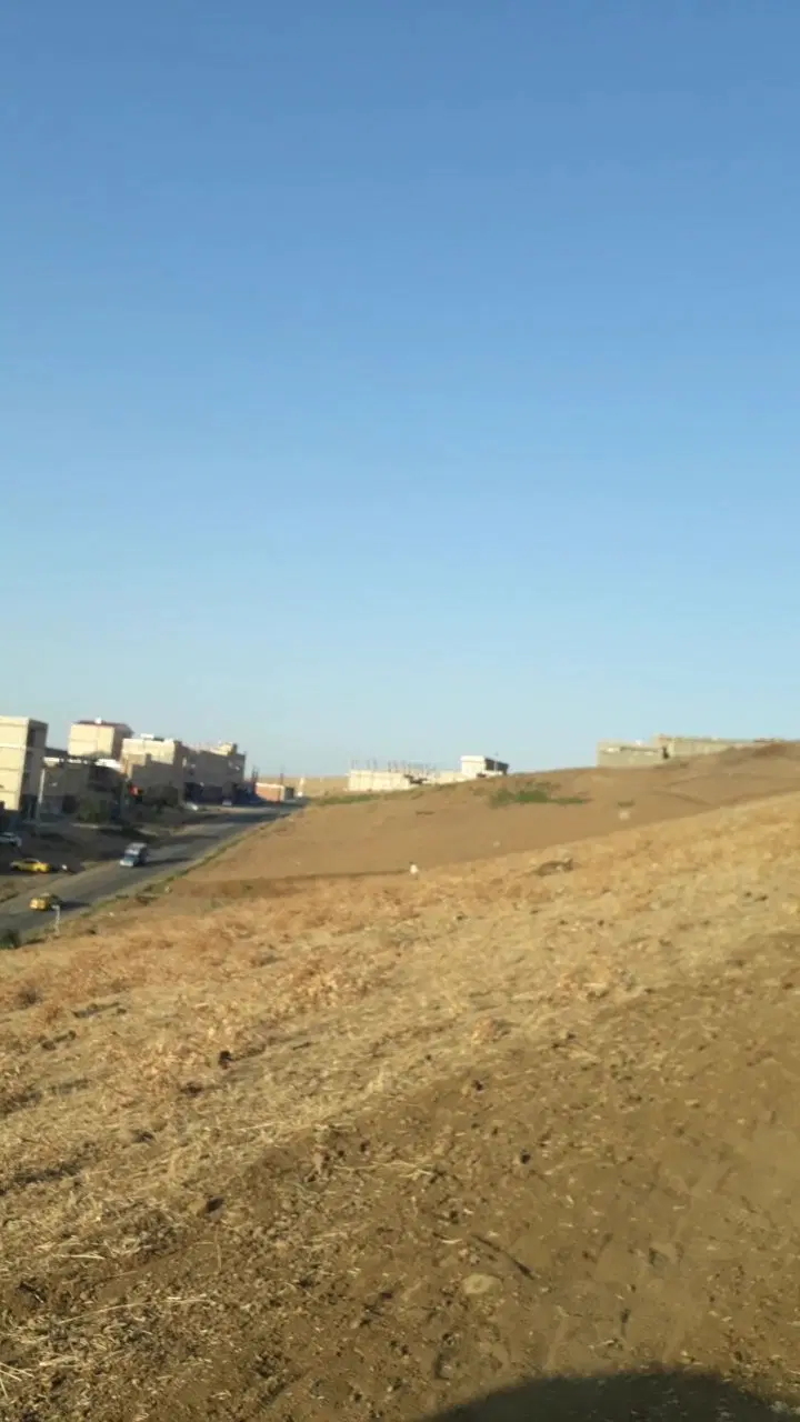 200 متر زمین
