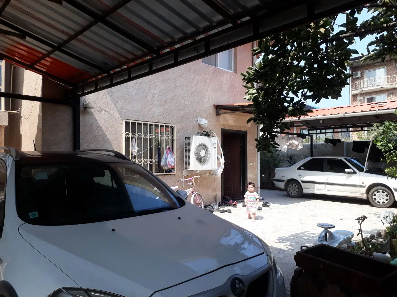 طبقه بالا راه جدا دوستگر گلشن ۱ صدو پنجاه متری