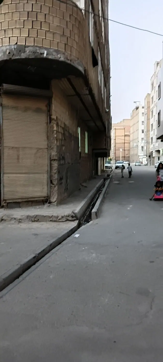 ۳۰ متر تجاری دونبش