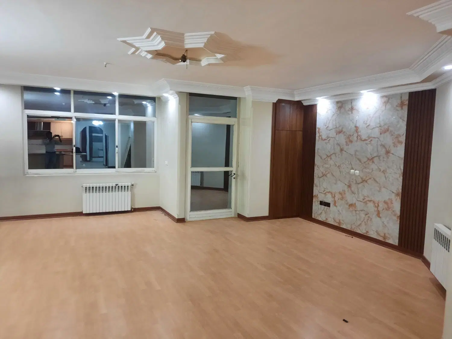 آپارتمان۱۲۷متری تاپ لوکیشن رباط اول