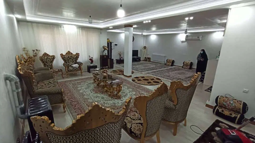 واحد ۲۱۰ متر ۲ خواب مستردار