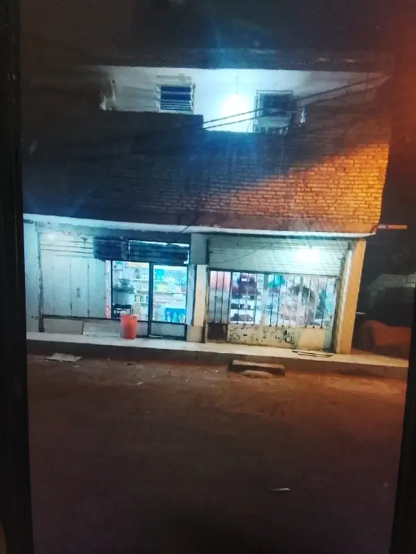خانه 150متری2طبقه تجاری سرنبش به 4راه