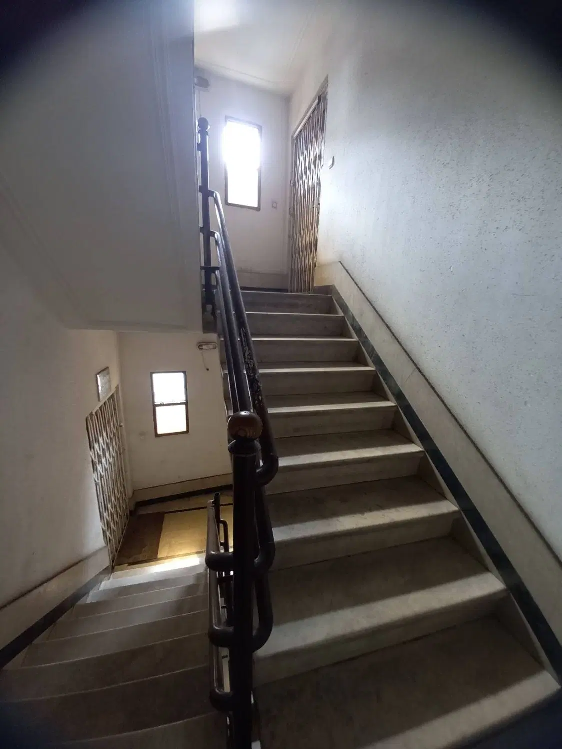 ملک تجاری مسکونی بر اصلی مطهری