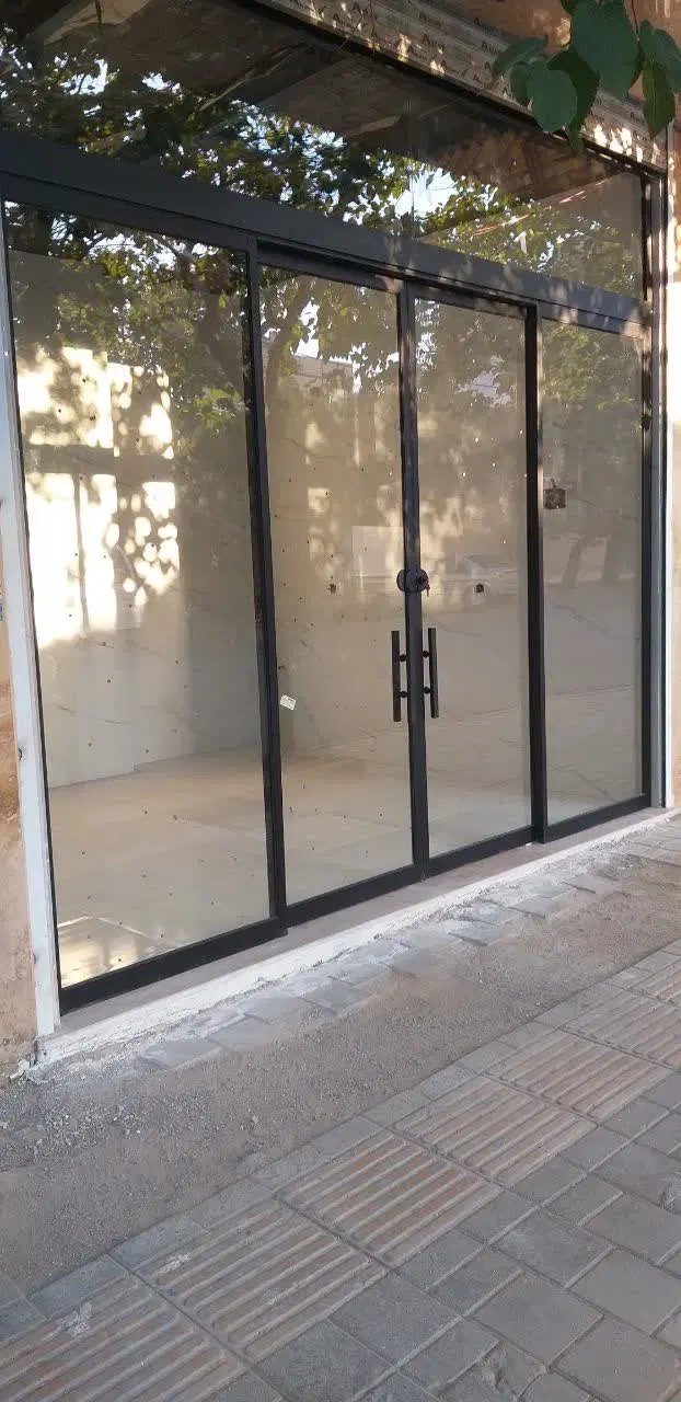 مغازه شیک و تمییز