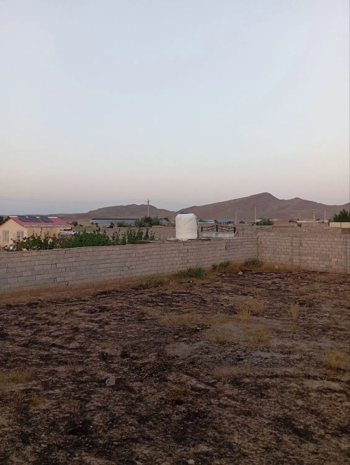 حصار مناسب باغ ویلا