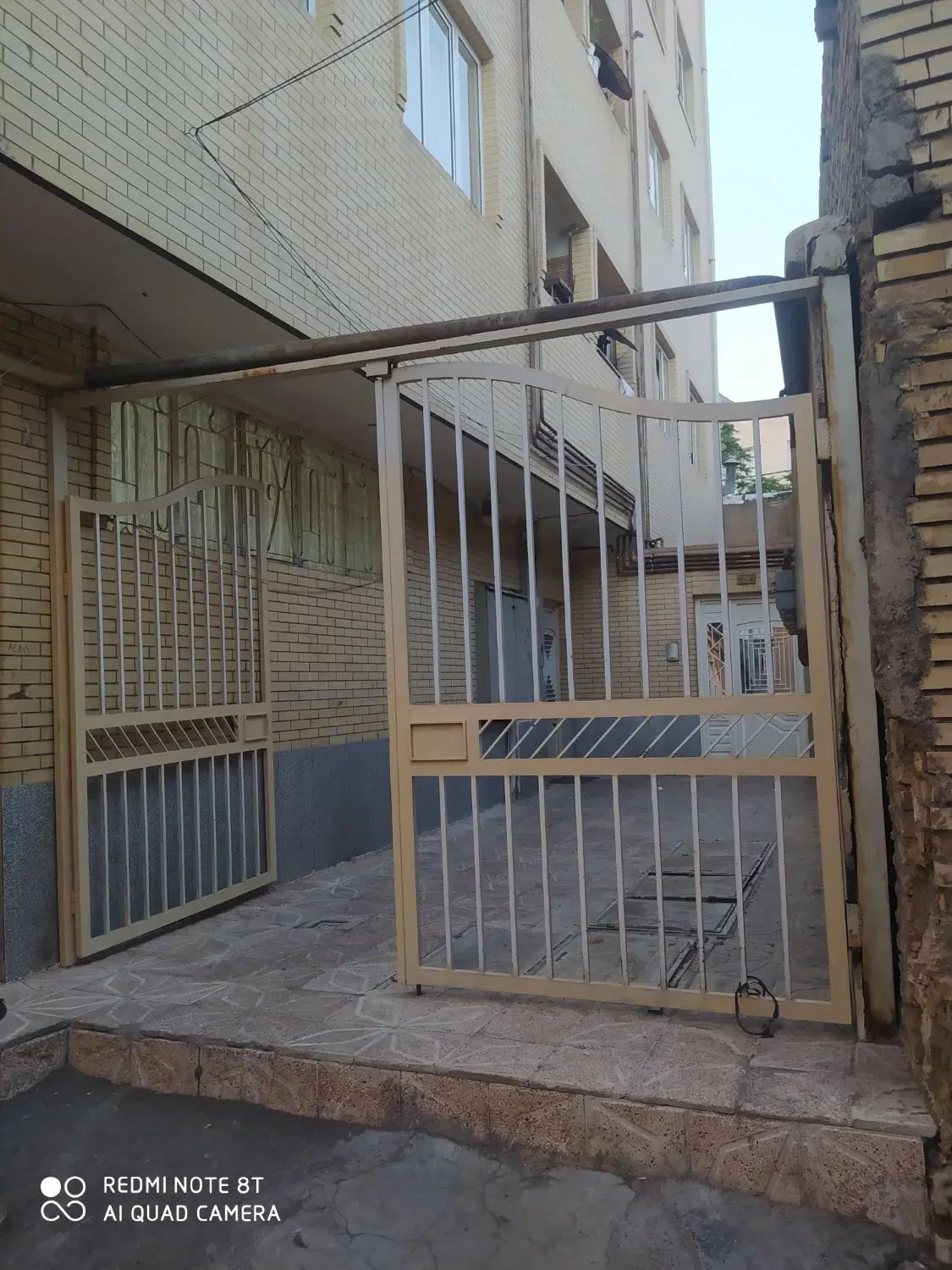 آپارتمان وکالتی دومین قطع از خیابان اصلی