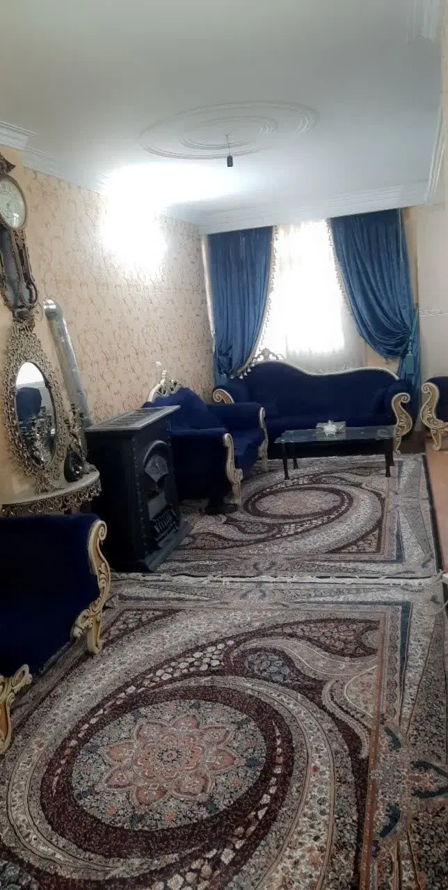 ۴۸ م .  تکواحد . گذر  ۱۰ . انباری . اسانسور