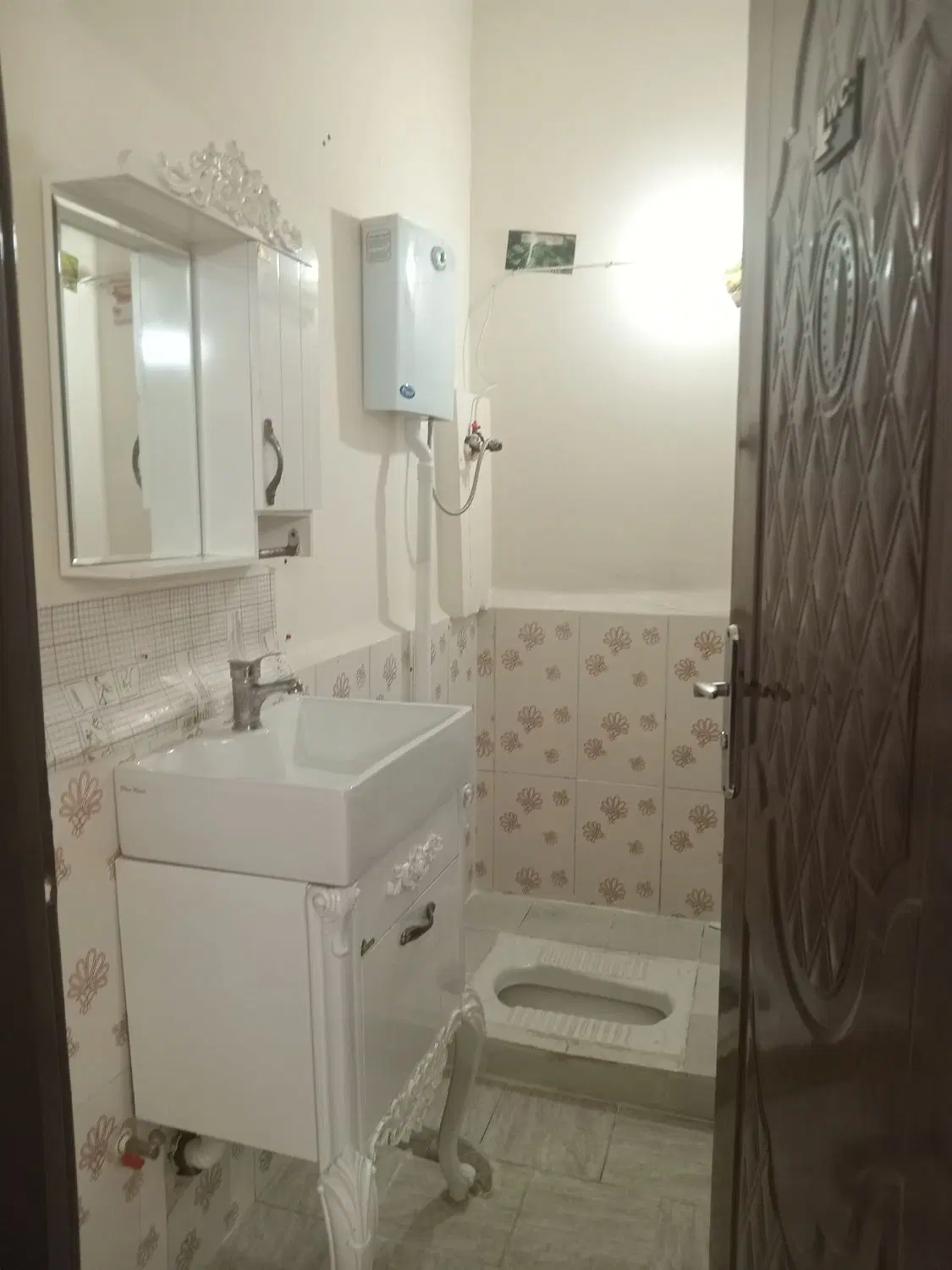 آپارتمان ۲ خوابه ۶۰ متری طبقه همکف