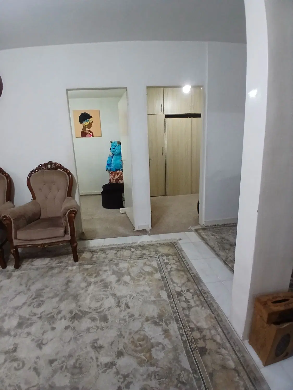 حصارک بالا خیابان رجایی ۷۵متر۲خواب آسانسورپارکینگ
