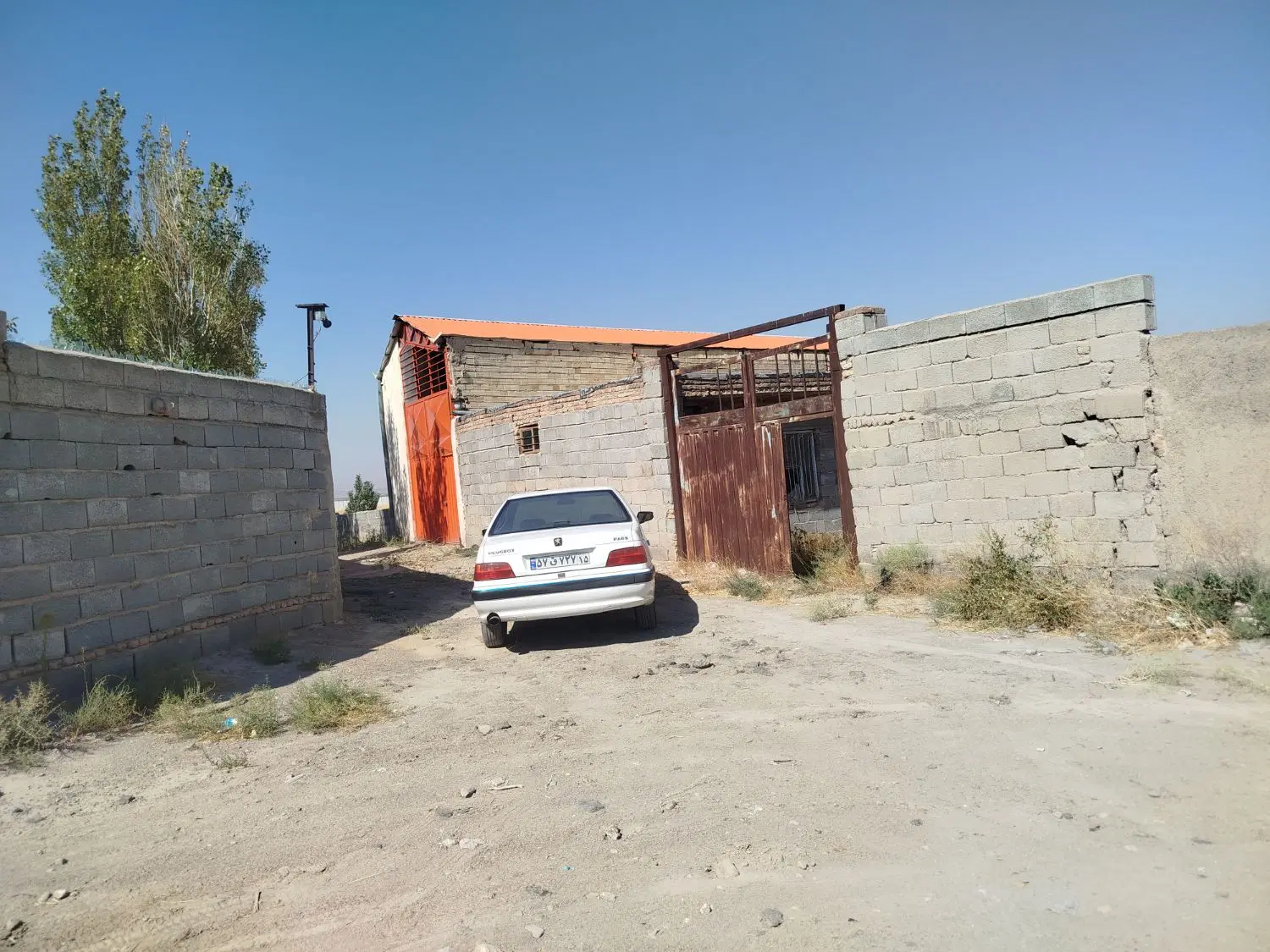 زمین کارگاهی در شهید مدنی خانم گلی