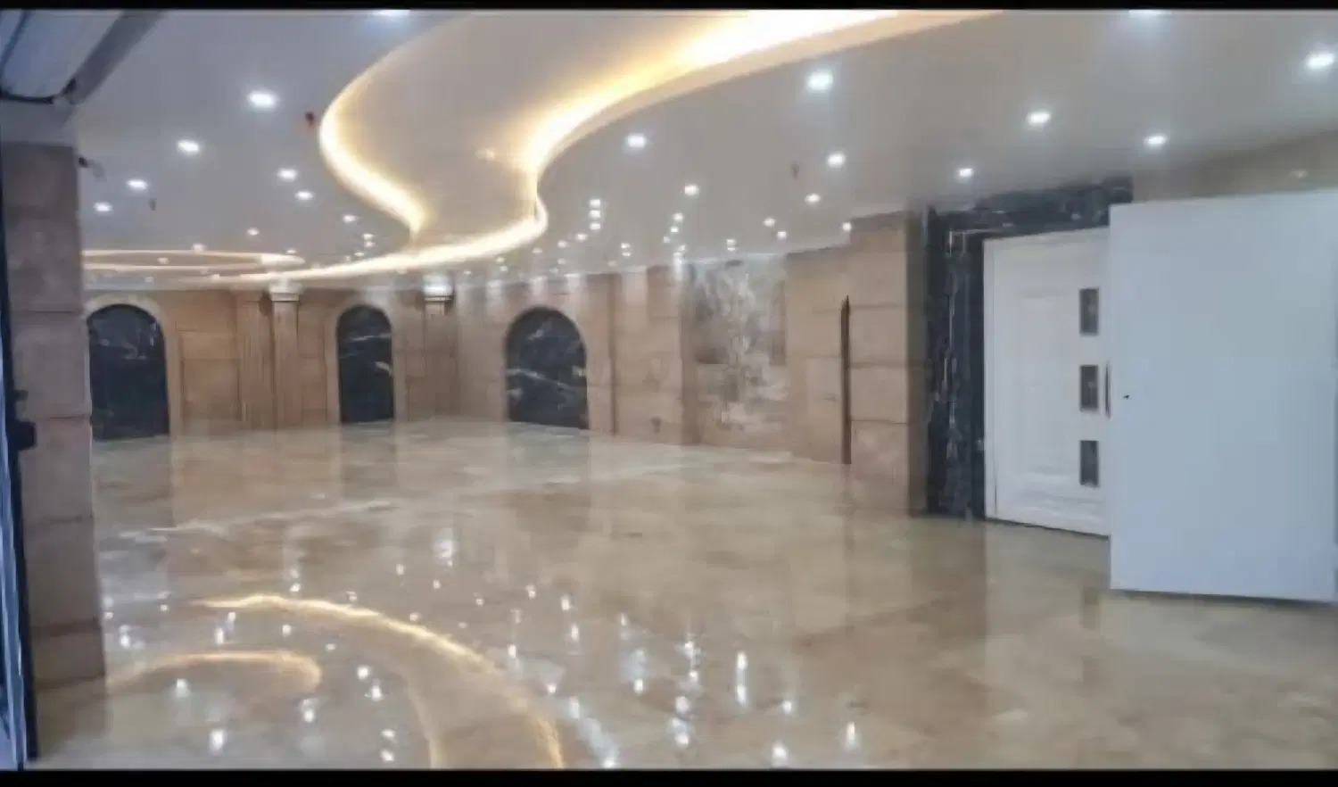 پنت هاوس ۲۵۸ متری در قلب کوروش