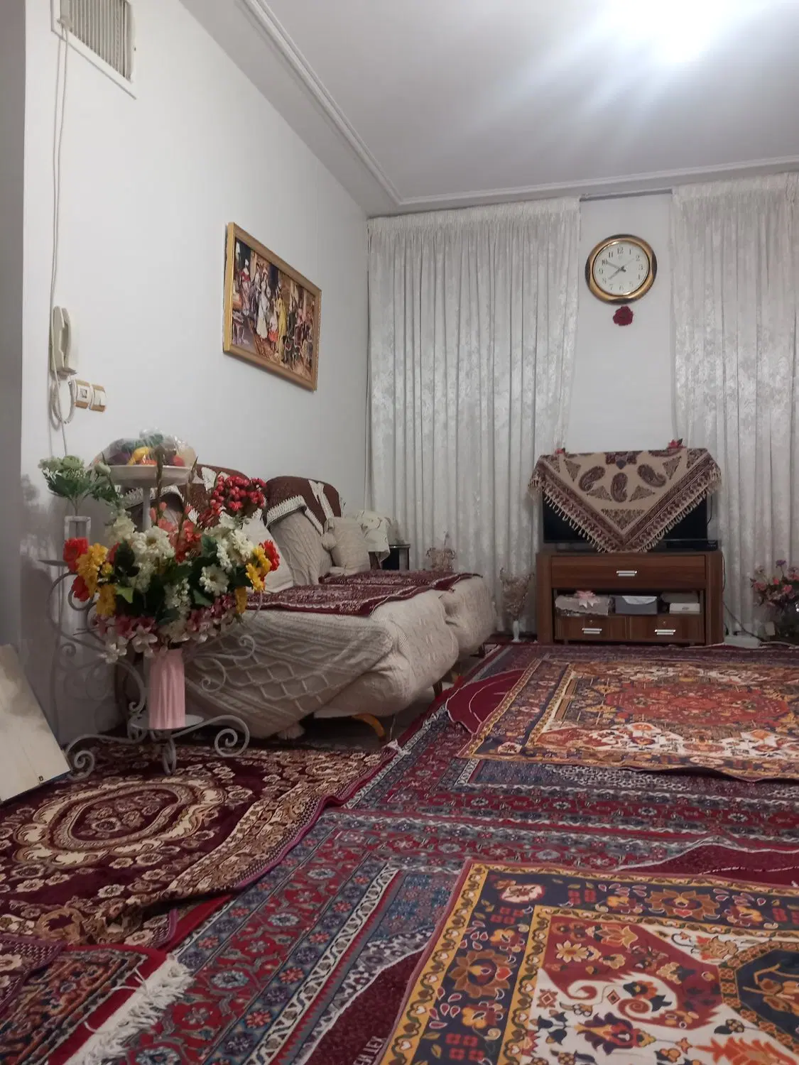 خانه۵۱متری جنوبی روبه کوچه تراس وپارکینگ ندارد