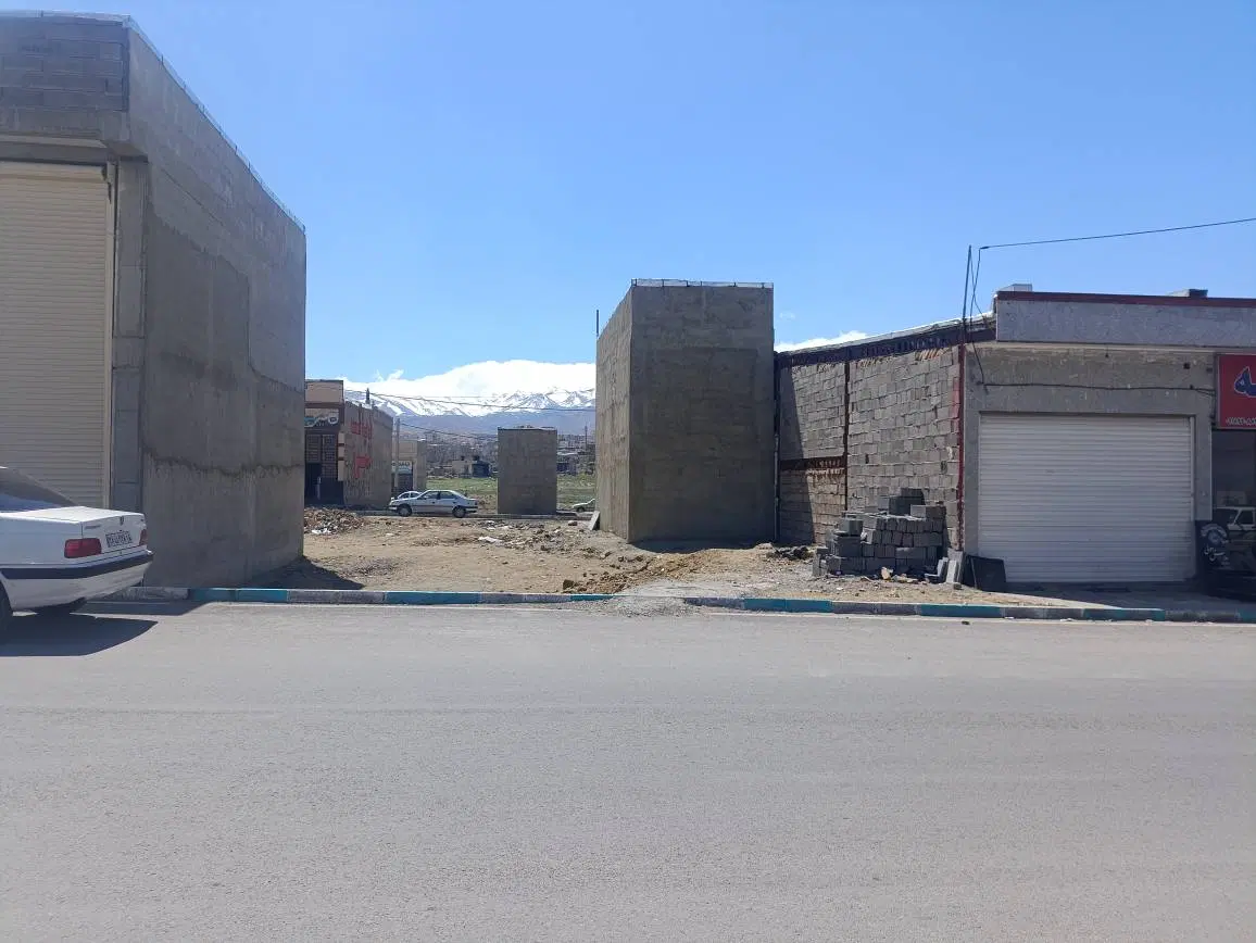 زمین تجاری ۴۰ متری
