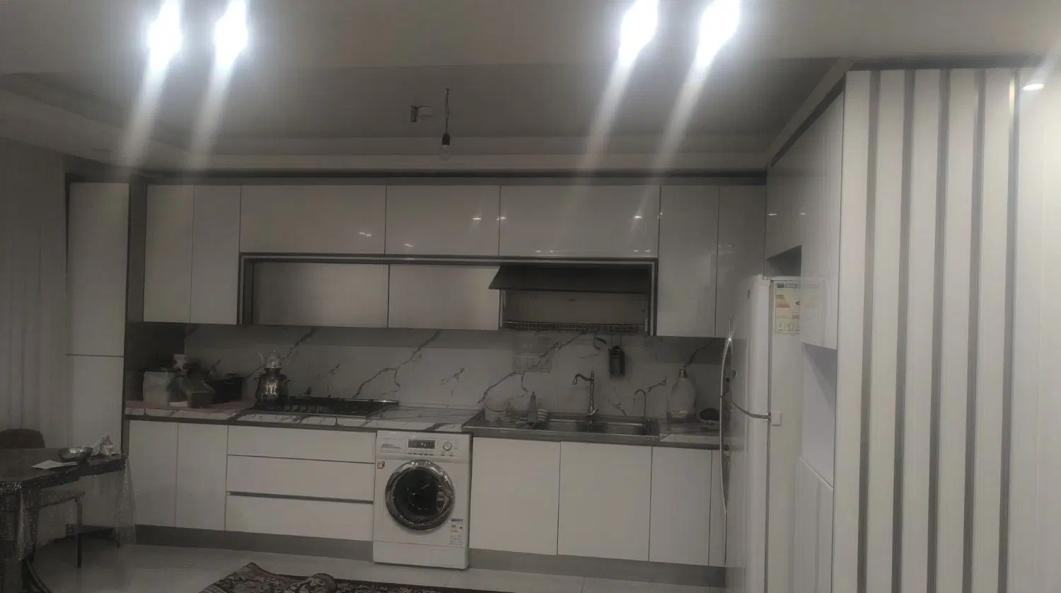 طبقه اول با پارکینگ مخابرات ابتدای آزاده ۸ سه خواب