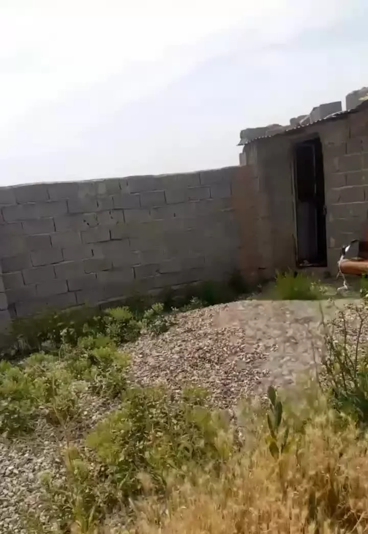 باغچه چهار دیوار داخل بافت کاربری مسکونی آب شهری