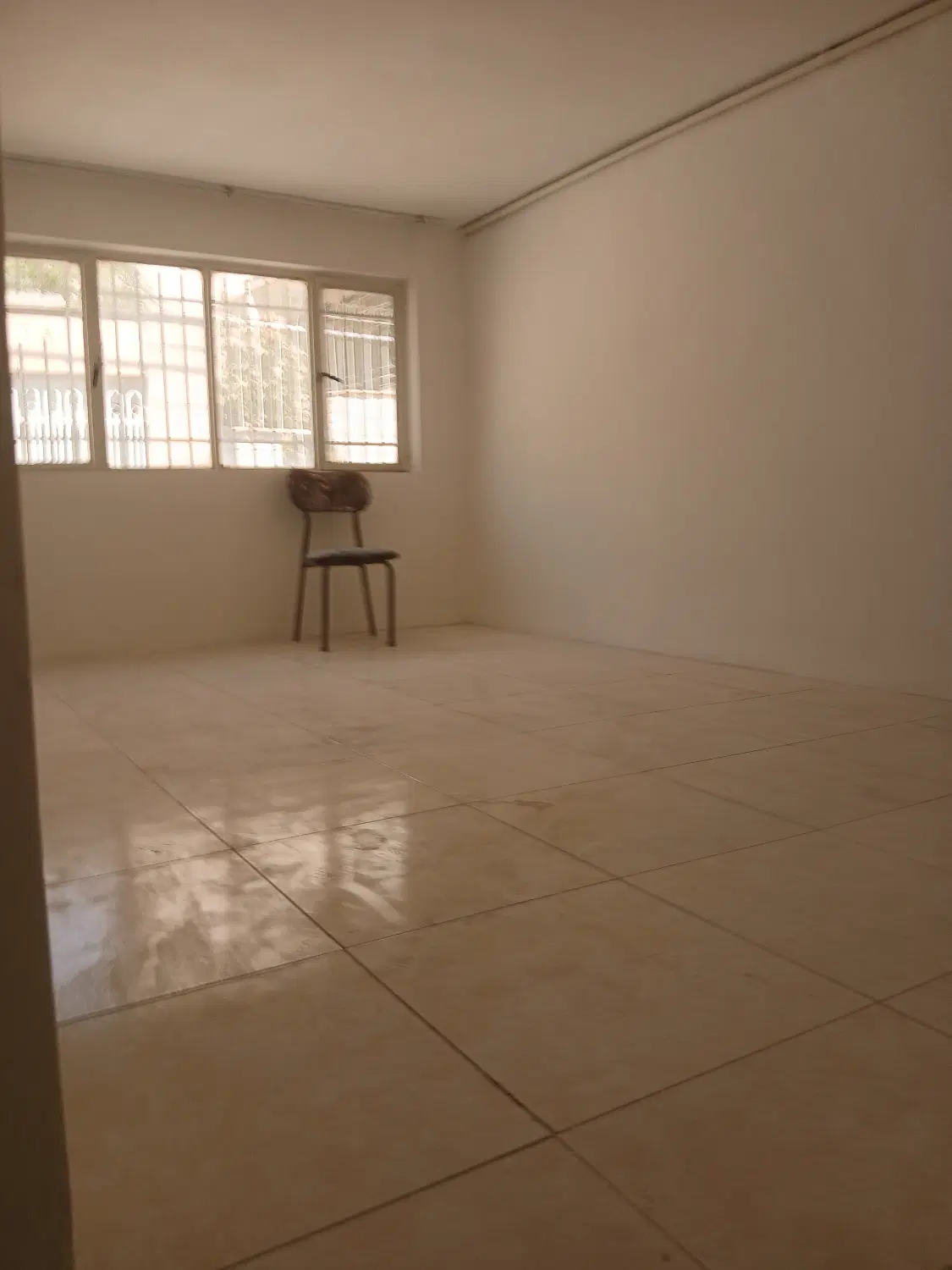 اجاره ملک دربست خ پشتاره مسکونی آرایشگاه و..