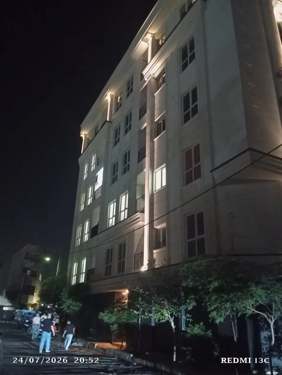 فروش واحد فول امکانات در شریف آباد.