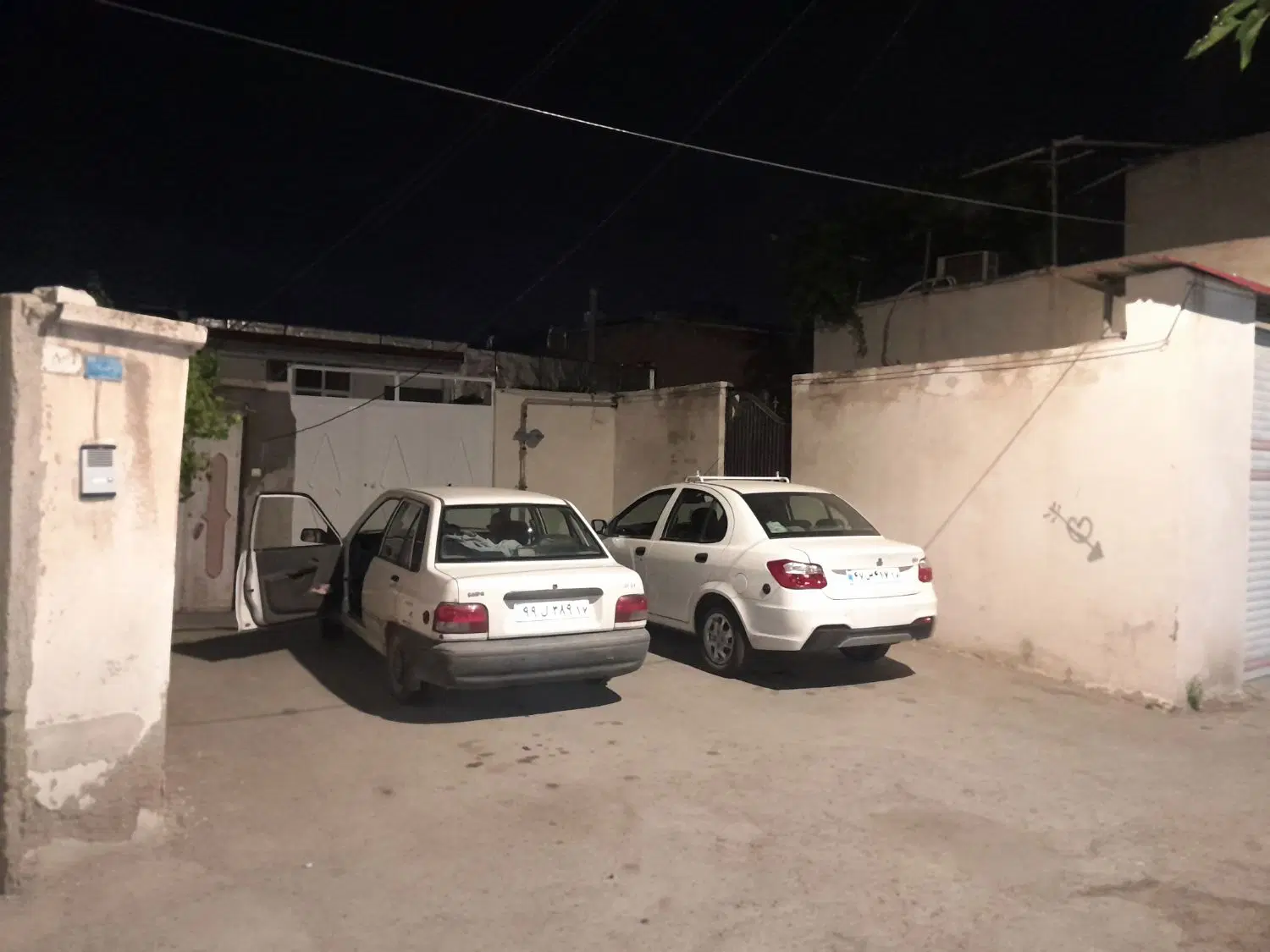 یک باب خانه مسکونی