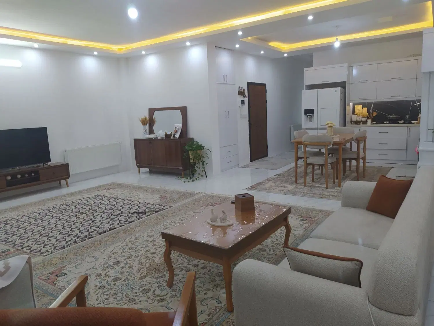 توس ۳۹ موسی پور ۱۳۵ متر طبقه دوم ۳ خواب