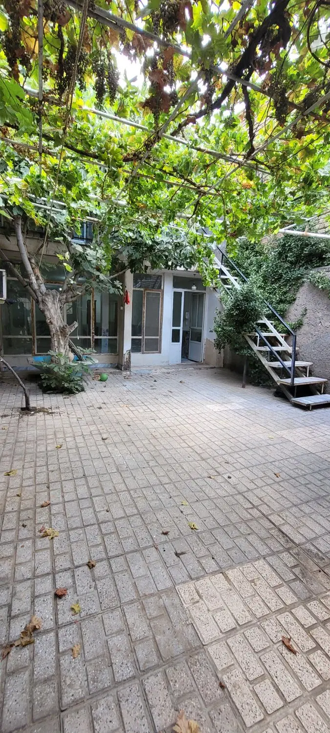 ویلایی۱۲۰متردوطبقه دربست