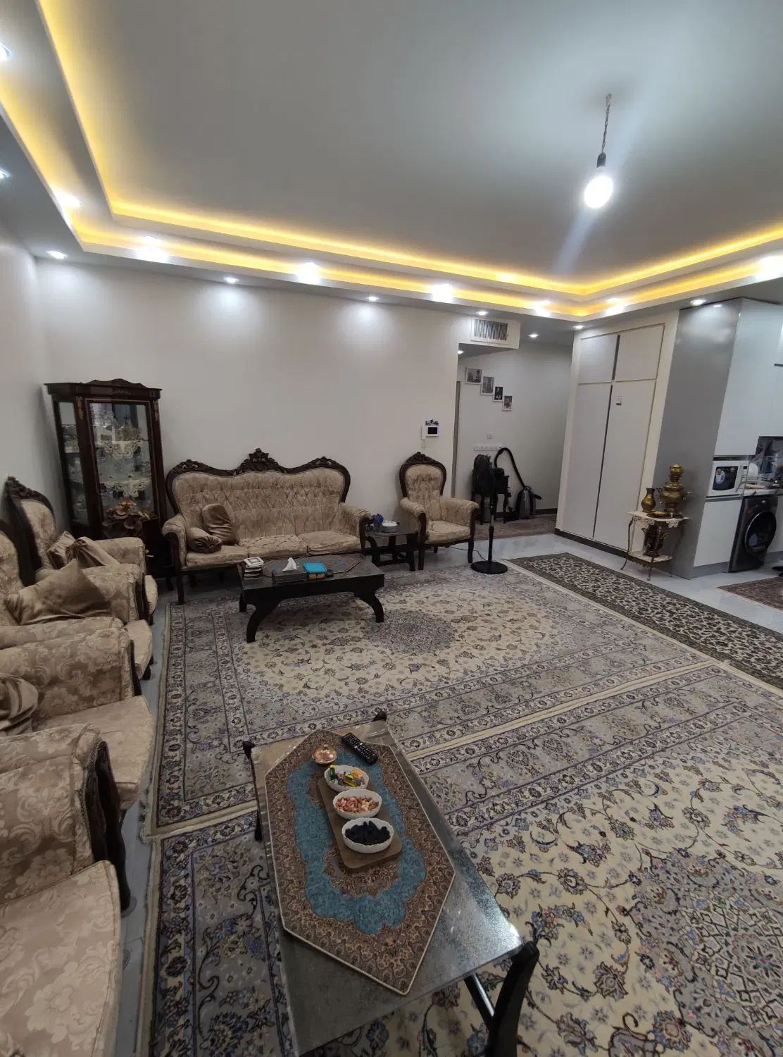 96 متر 2 خواب _در سه راه ورامین