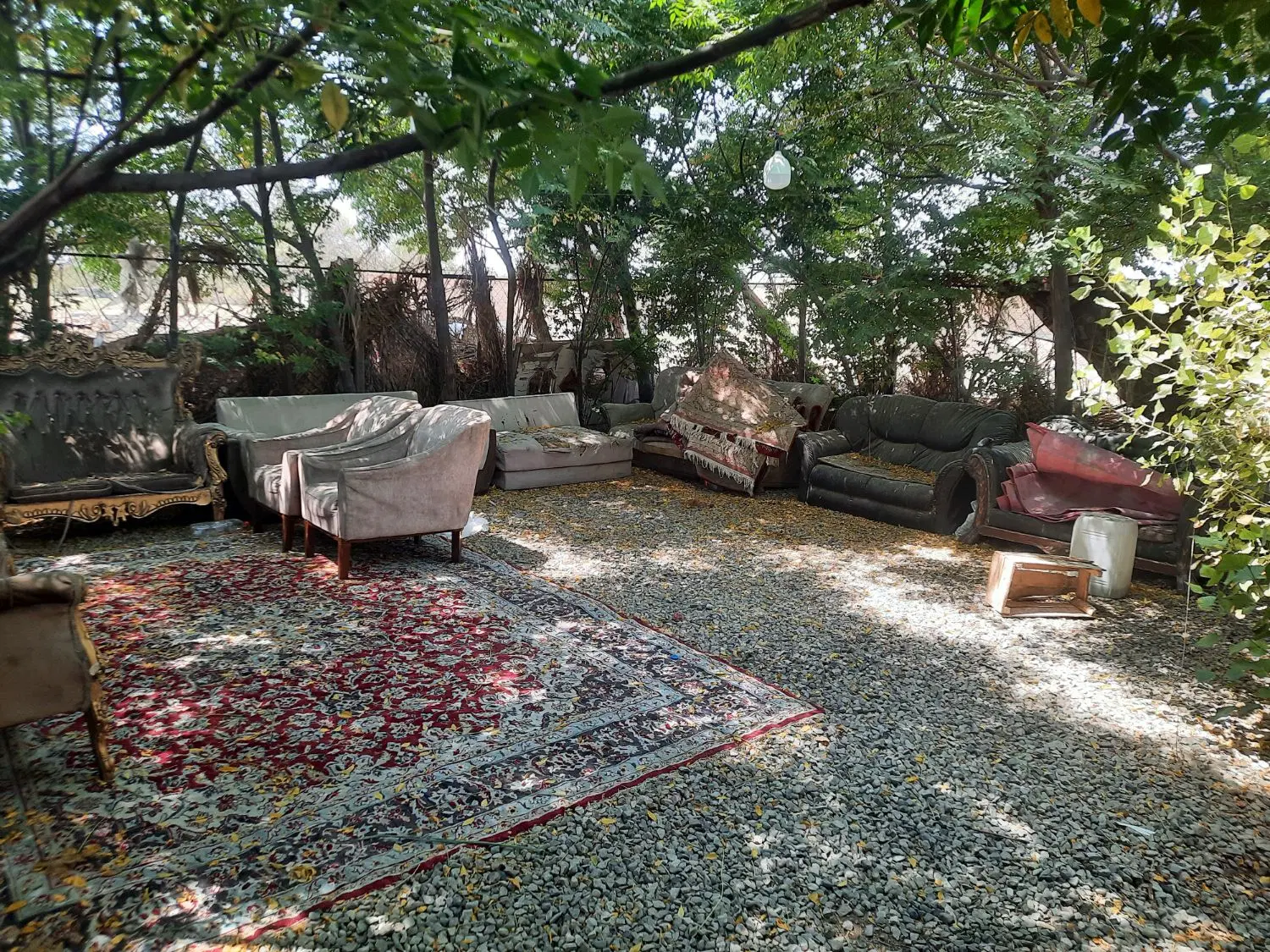 باغچه گل حصار