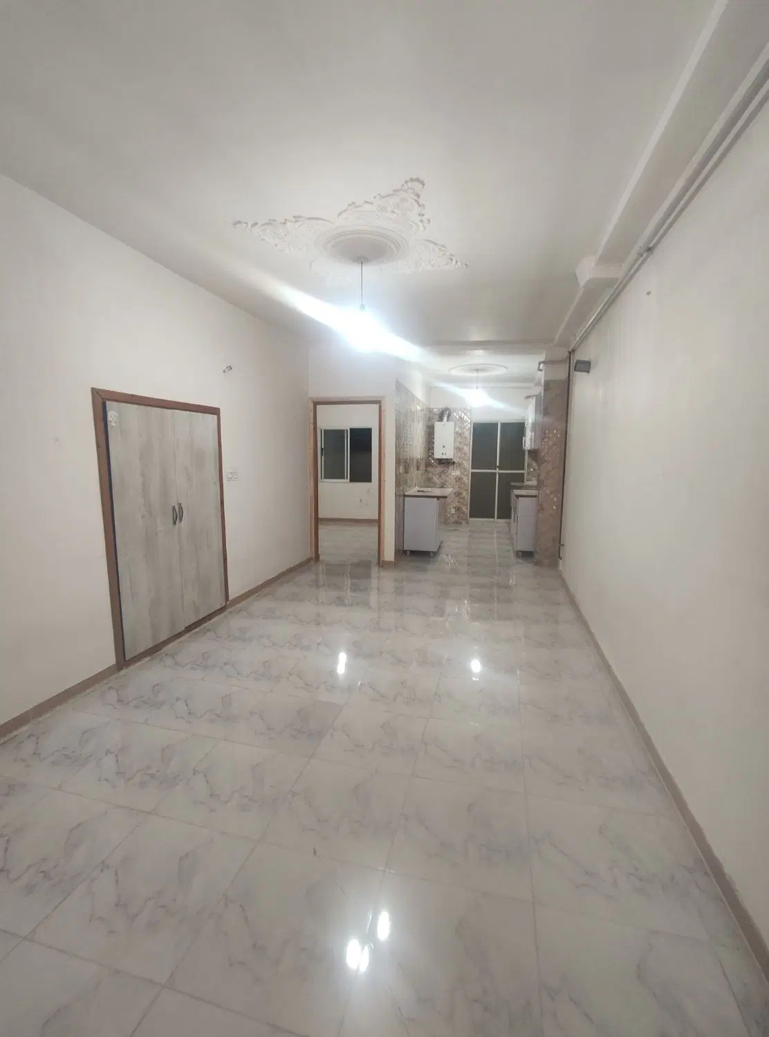سوییت با پارکینگ وحیاط خلوت وکولردرکوچه مسافری