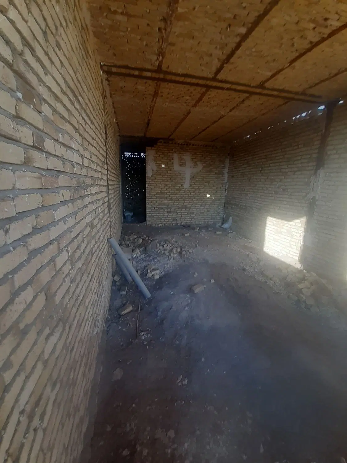 خانه نیمه ساخت