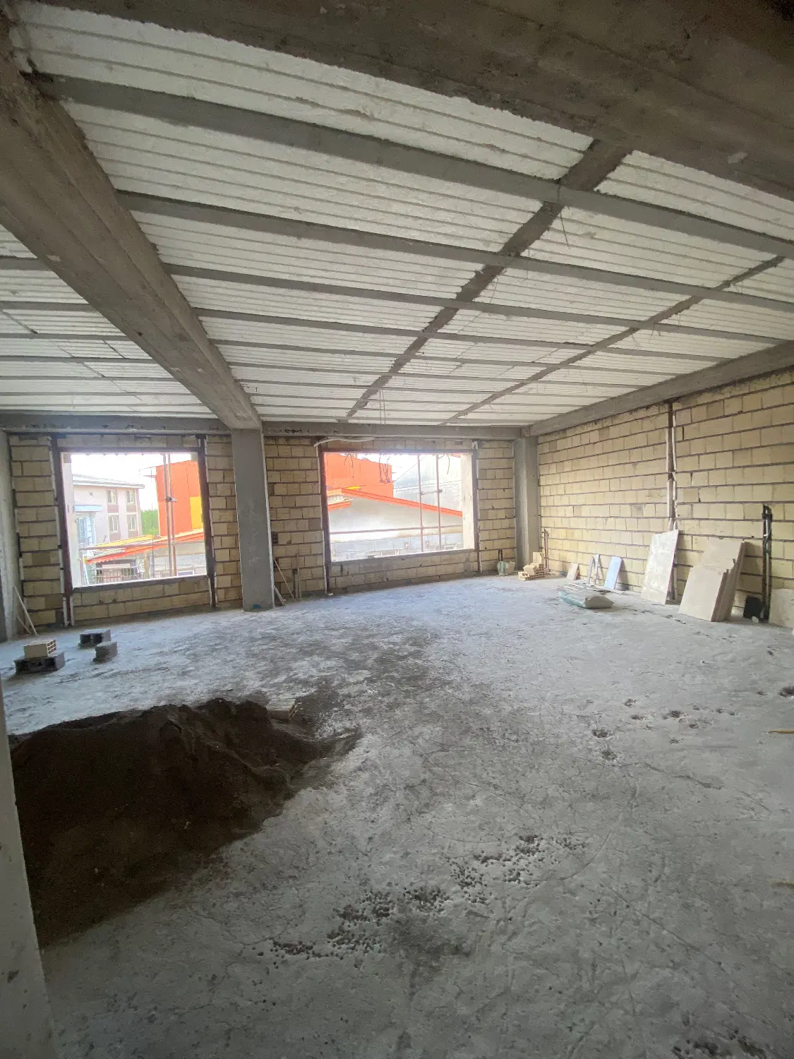 واحد ۱۱۰متری خیابان رجای