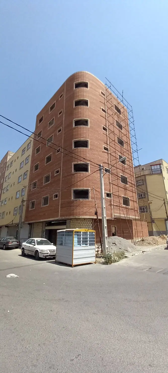 آپارتمان ۱۶۰ متری ۳ نبش