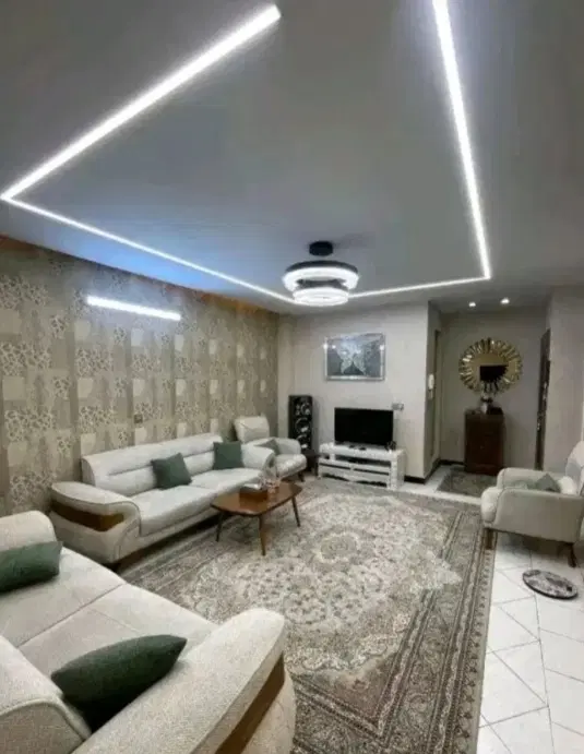 هم خونه خانم