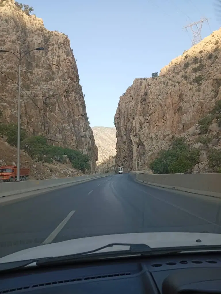 زمین پشت بند دره خیابان باغ حاجی تک برگ