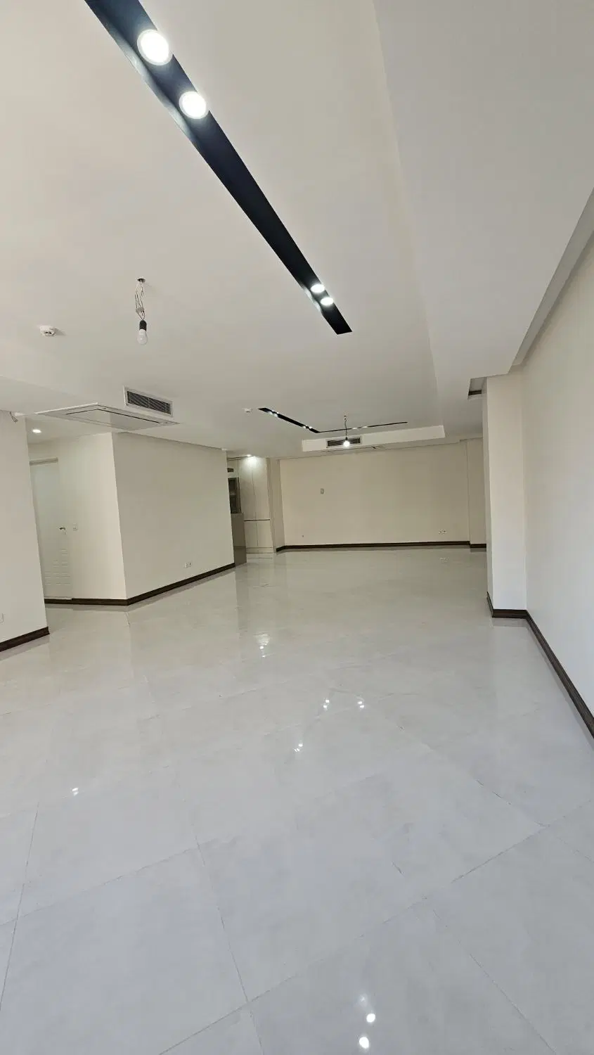 ۱۴۳ متری سه خوابه شریف اردستانی دریاچه چیتگر