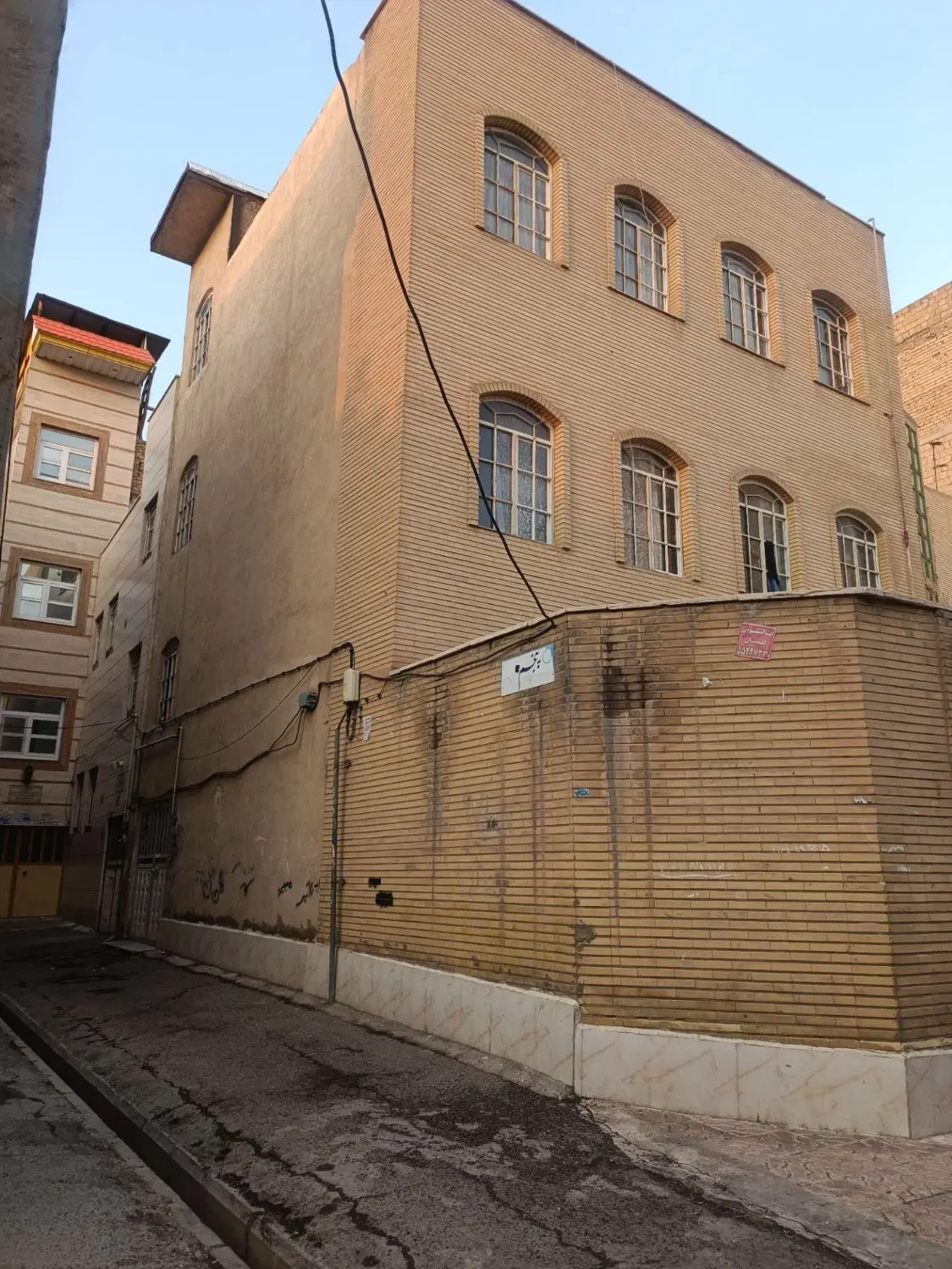 خانه ویلایی سه طبقه
