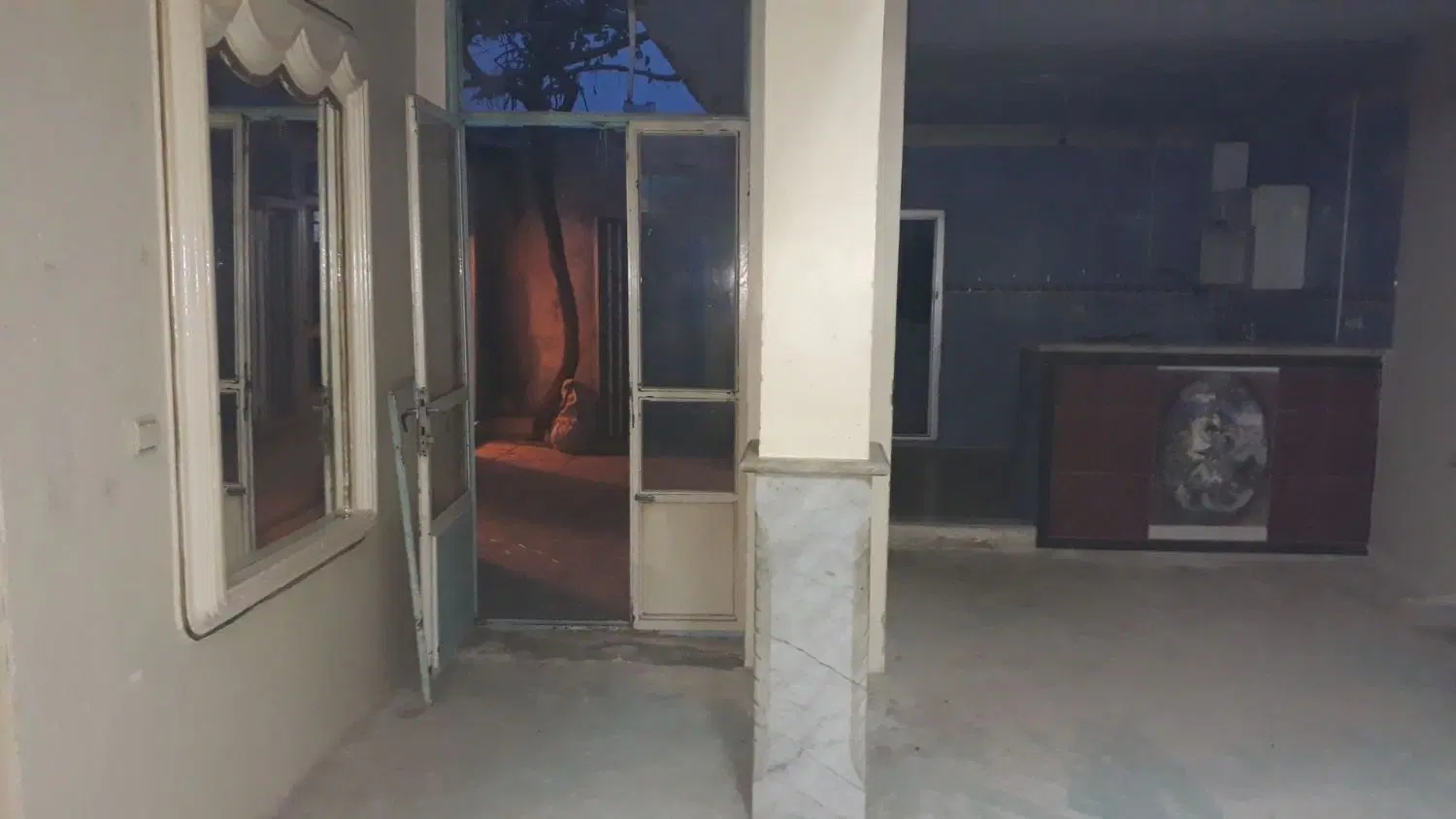 حیاط دربست درالوارعلیا