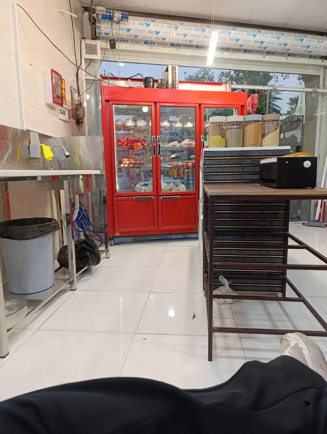 مغازه مرغ فروشی