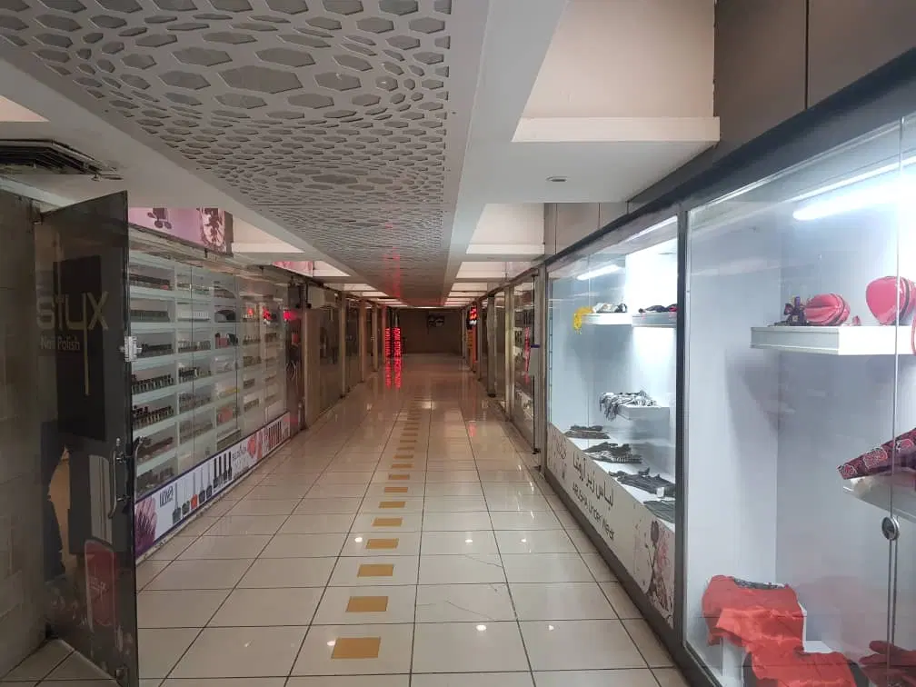 چهارباغ بالا مغازه ۱۲ متر مجتمع پارک ، بیواسطه