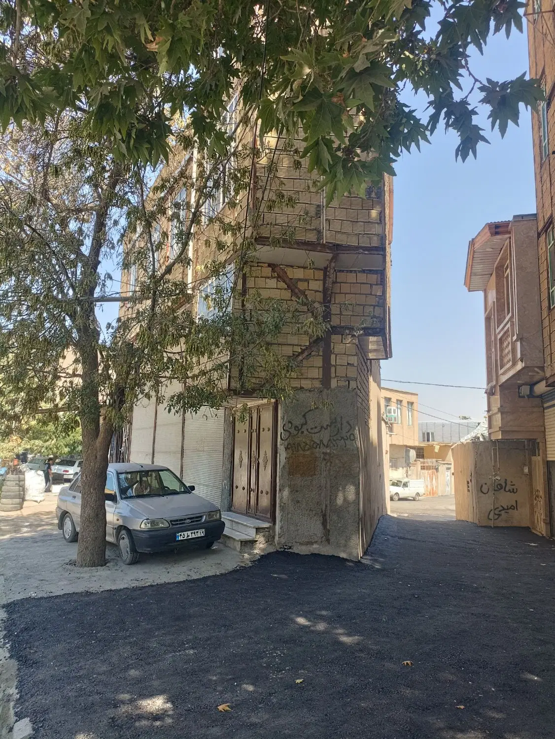 خانه بر خیابان حافظ