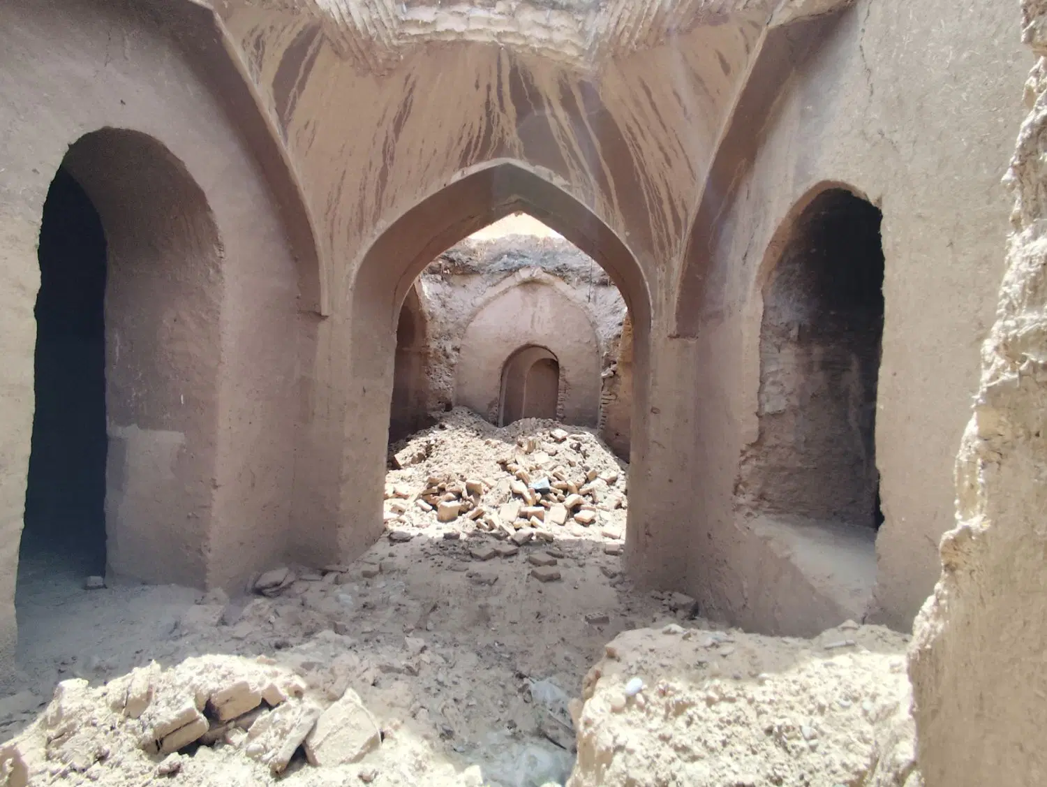 زمین کلنگی (مخروبه)۱۱۵متر. سند ثبت