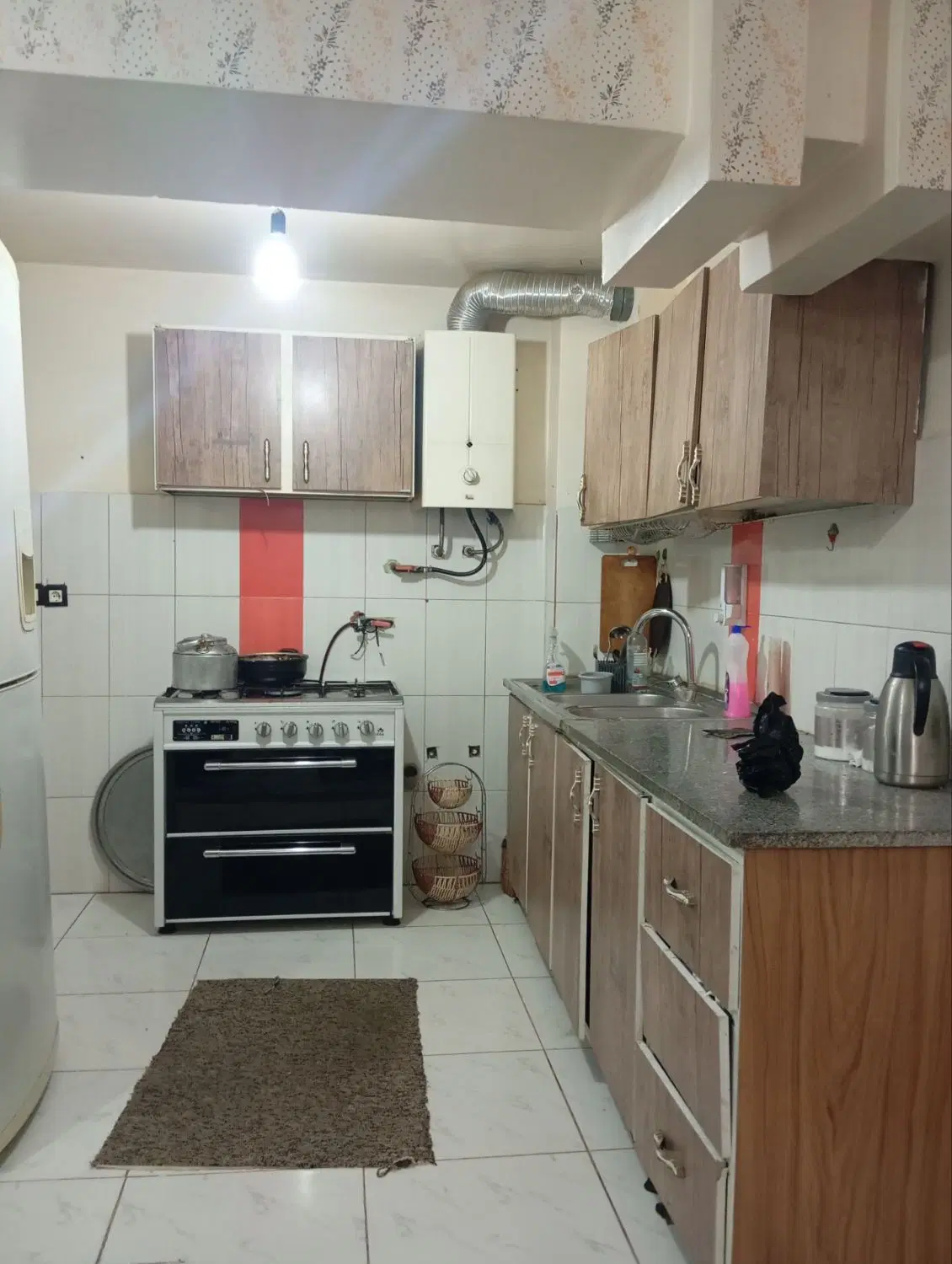۶۰ متر یک خواب طبقه سوم سردونبش با صحن حیاط