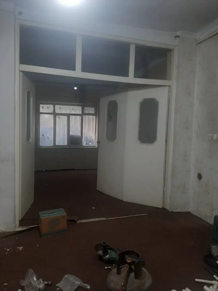 ۹۷ متر کلنگی ۳ طبقه قابل سکونت