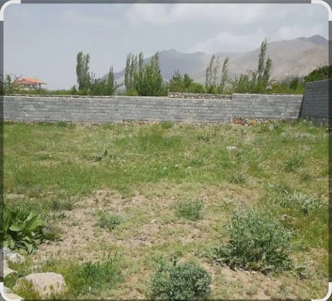 زمین چهار دیواری