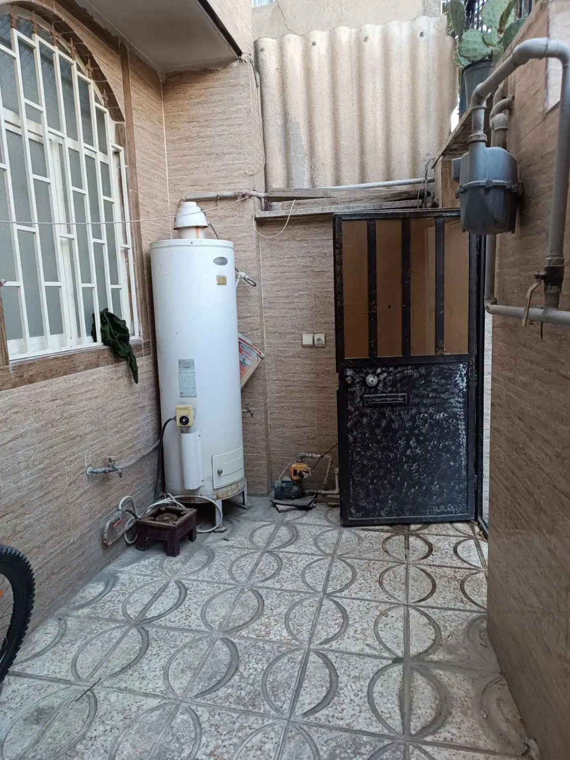 خانه دربست حیاط دار تمیز