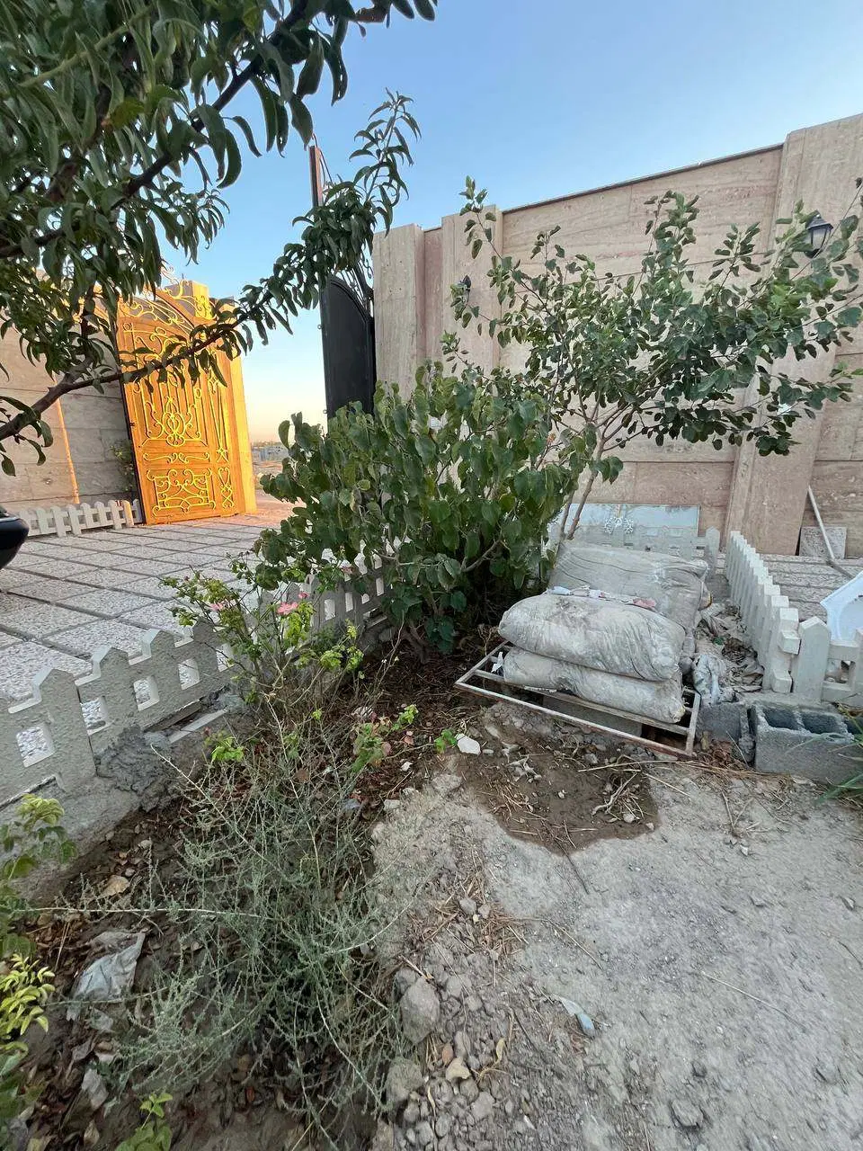 ۳۵۰مترباغ ویلا ۸۵متر زیربنا