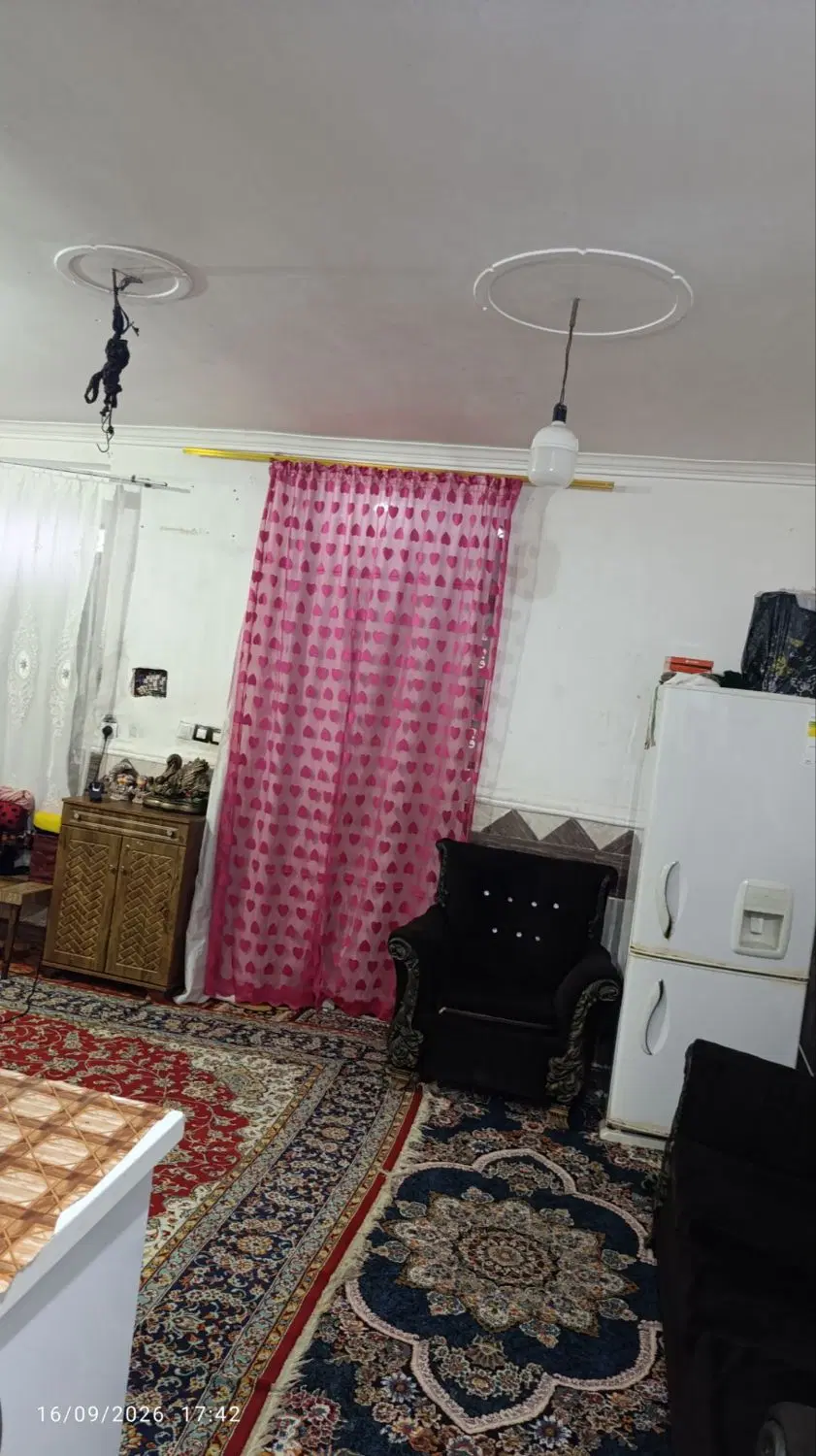 یک واحد خانه ویلایی،درب ماشین